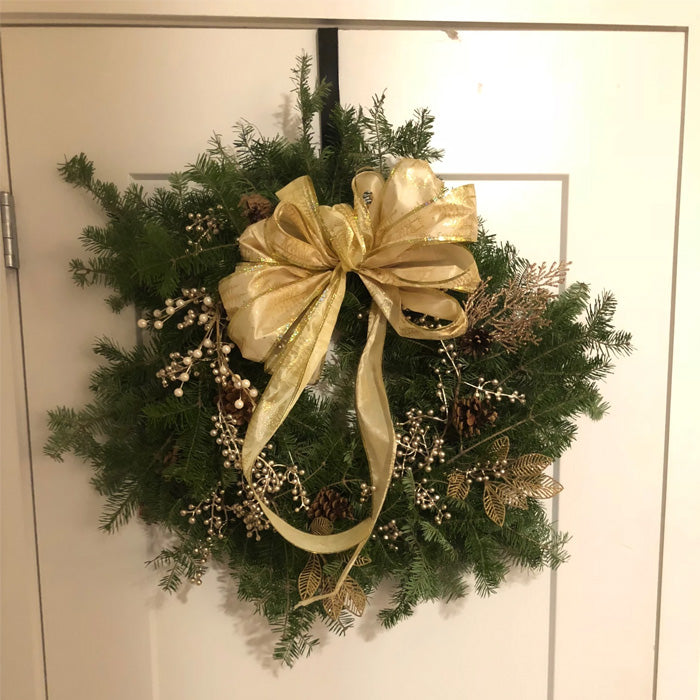 How to Decorate a Christmas Wreath: A Step-by-Step Guide