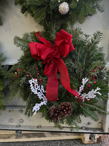 Wreath 22" with bow & hook