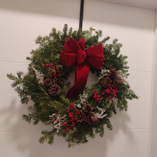 Wreath 22" with bow & hook